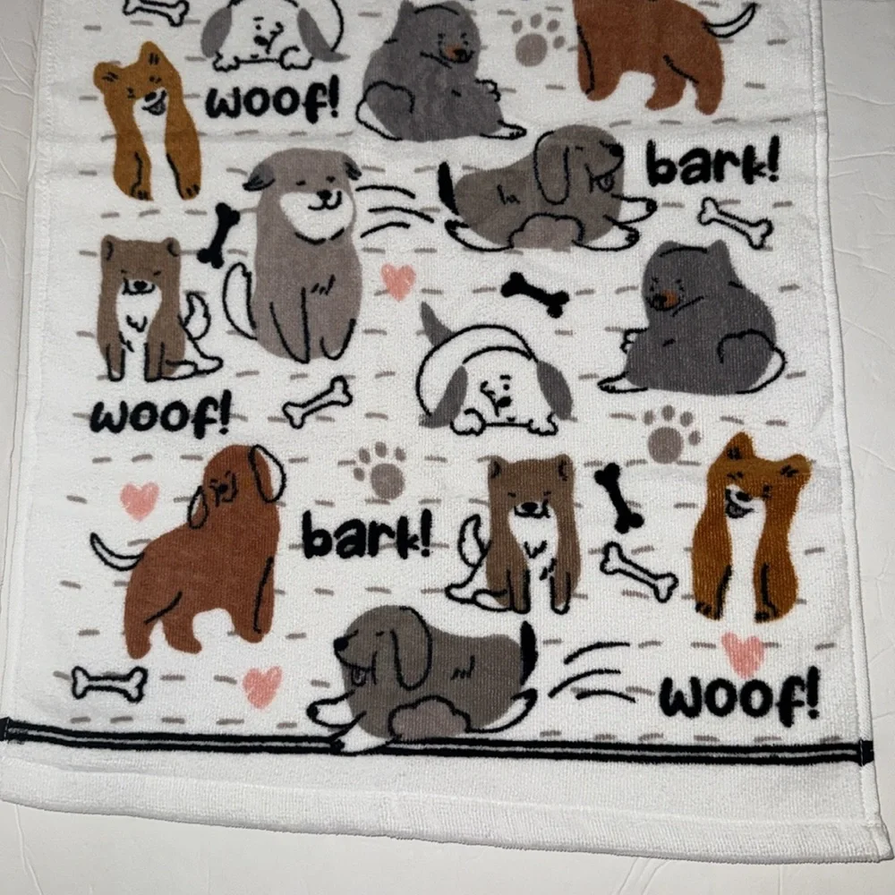 NWT Kassafina 4 Pc Velour Cotton Bath Towel Set All Over Dog Theme Woof Bark